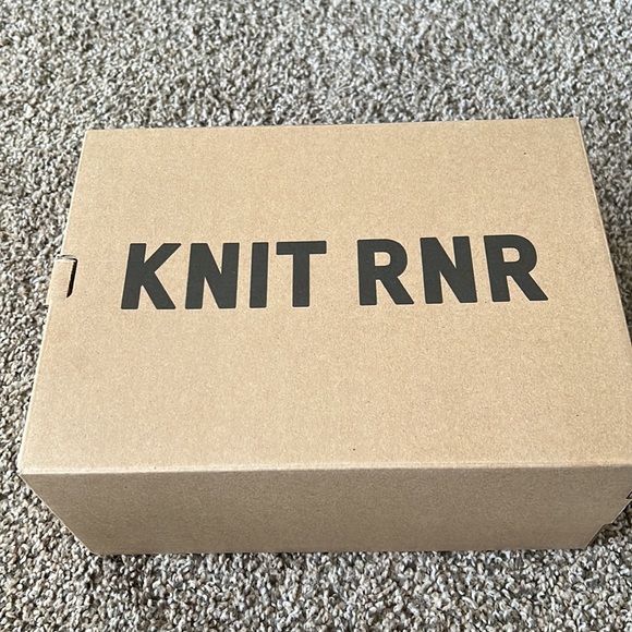 YZY KNIT RNR - Picture 3 of 4